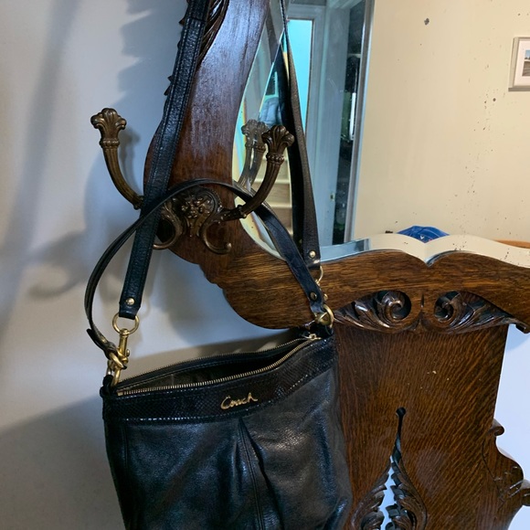 Authentic Coach purse - Picture 2 of 7